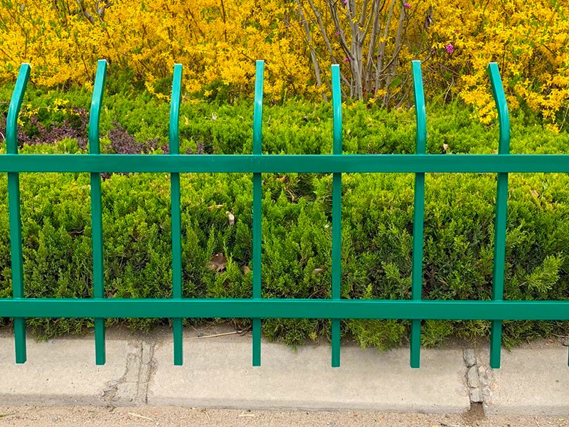 鋅鋼草坪護欄
